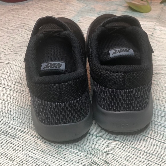 COPY - NIKE FLEX EXPERIENCE RN 7 
SIZE - 2Y - Picture 4 of 8